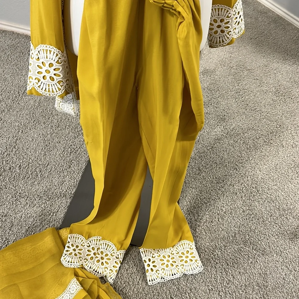 Kurta kameez Duppatta, pants. off shoulder yellow white lace top. long sleeve S - Picture 6 of 14